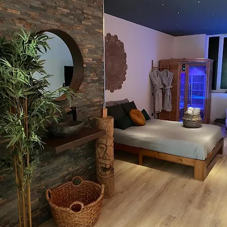 Sweet love exotique by Locations_lepuyenvelay Brives-Charensac Extérieur photo